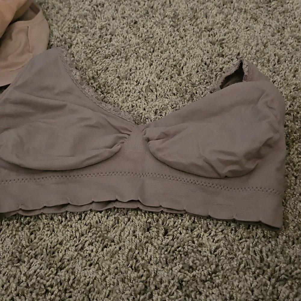 Seamless Wireless Bralette - Nude and Taupe - Picture 4 of 5